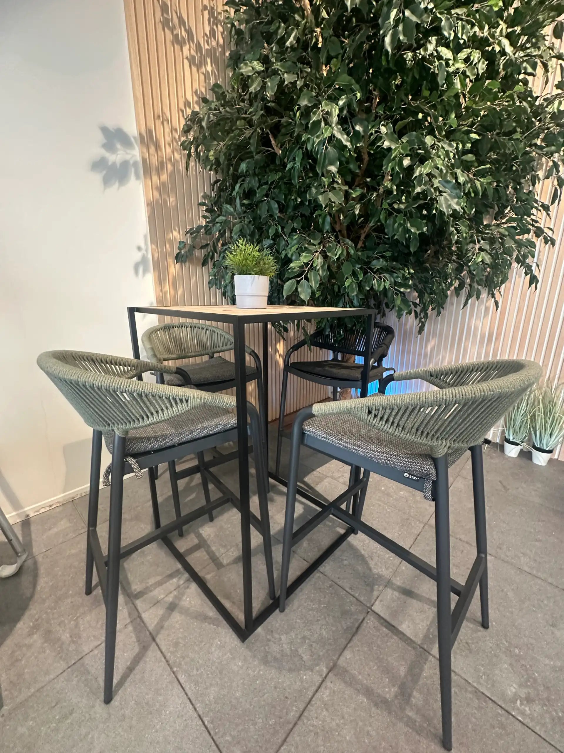 STAY NATURAL Rope barstol grönt rep (vit dyna)