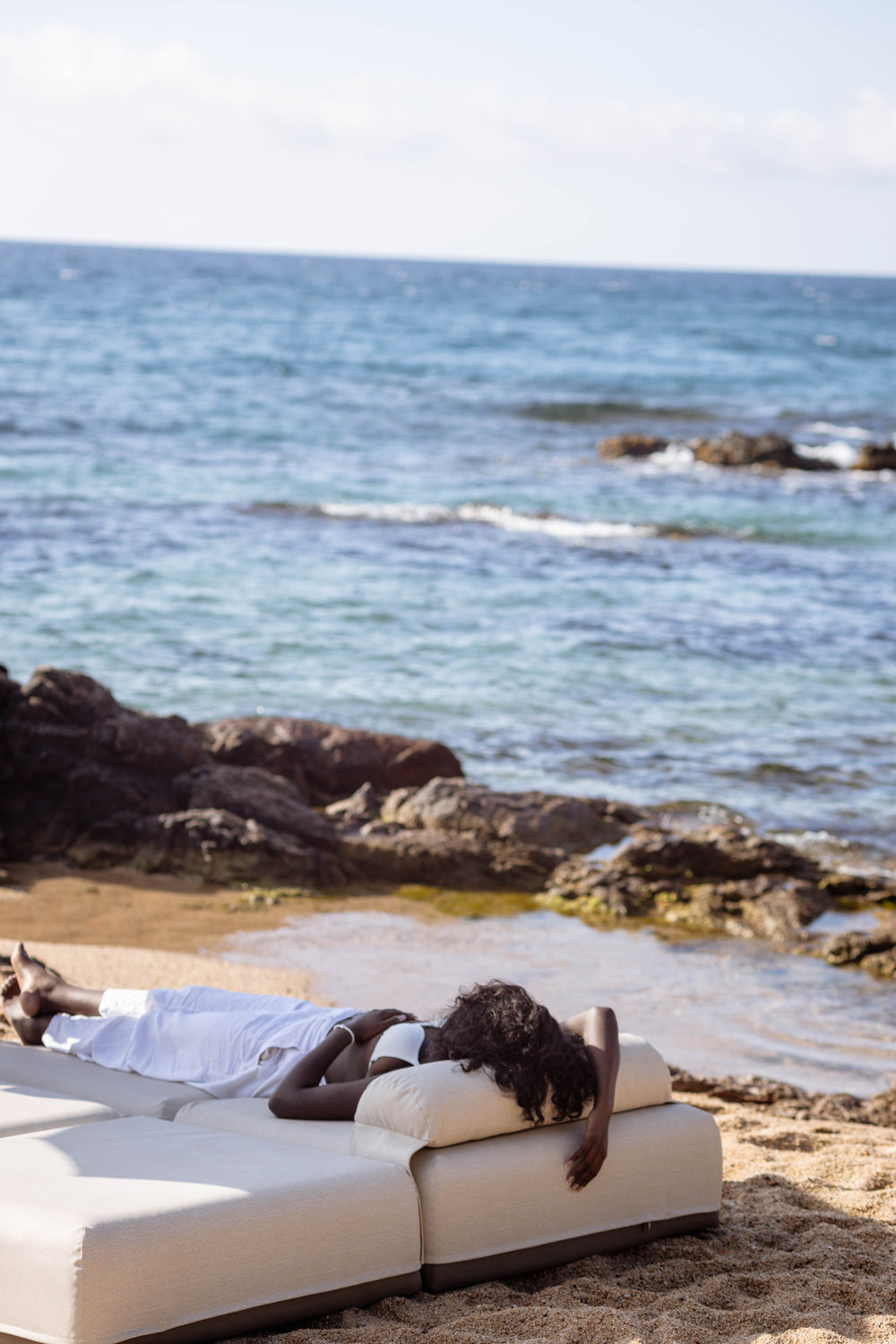 SAND – Modulära utomhuspuffar